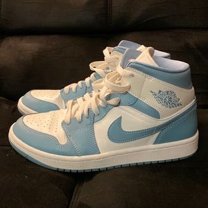 Nike Air Jordan 1 Mid Retro